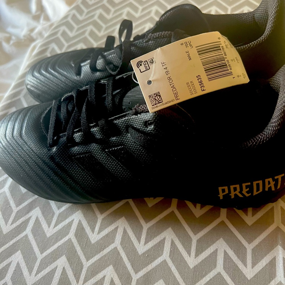 ADIDAS Men's Predator 19.4 Soccer Cleats. Sz. 6.5